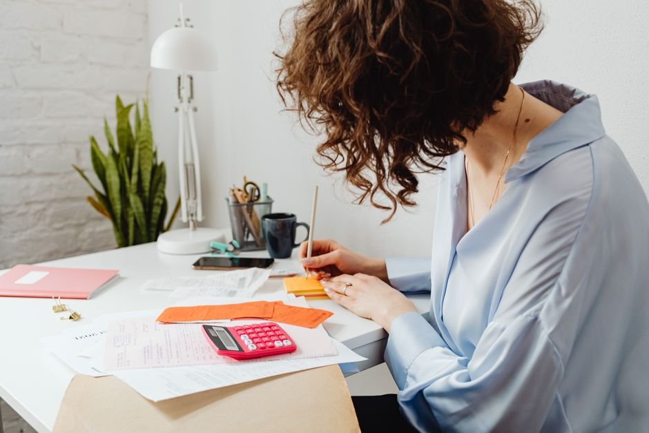 Paycheck Tax Calculator illustration